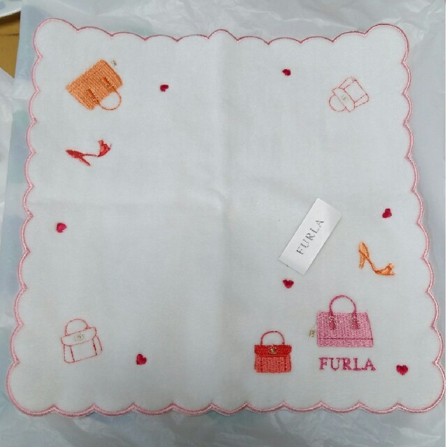 Furla(フルラ)のeri様 専用 新品 フルラ タオルハンカチ ピンク レディースのファッション小物(ハンカチ)の商品写真