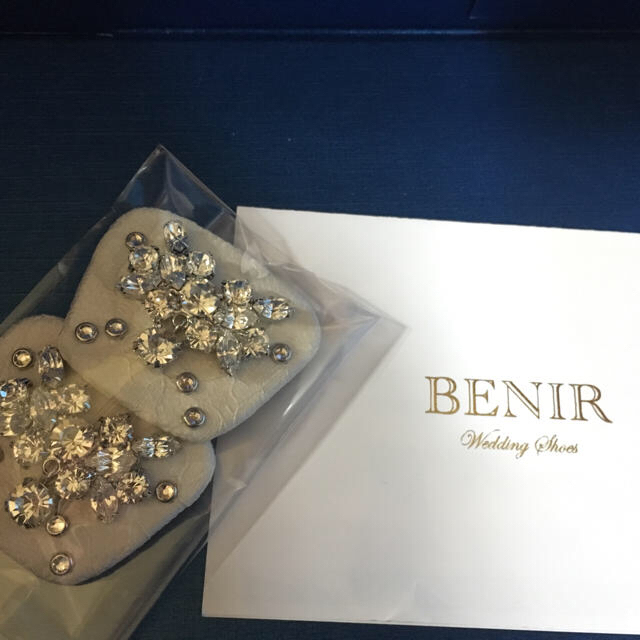 Vera Wang(ヴェラウォン)の【大幅値下げ】ビジューアクセ付★BENIR 39 レディースの靴/シューズ(ハイヒール/パンプス)の商品写真