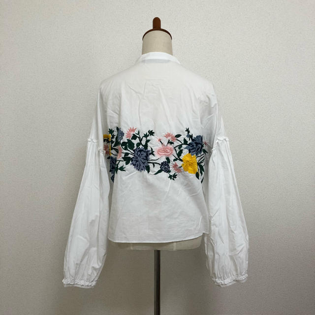 ZARA(ザラ)の刺繍シャツ レディースのトップス(シャツ/ブラウス(長袖/七分))の商品写真