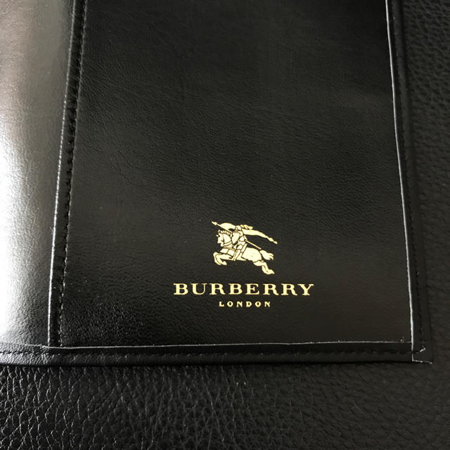 BURBERRY(バーバリー)の美品 バーバリー ブックカバー 文庫本サイズ ノバチェック ブラウン ハンドメイドの文具/ステーショナリー(ブックカバー)の商品写真