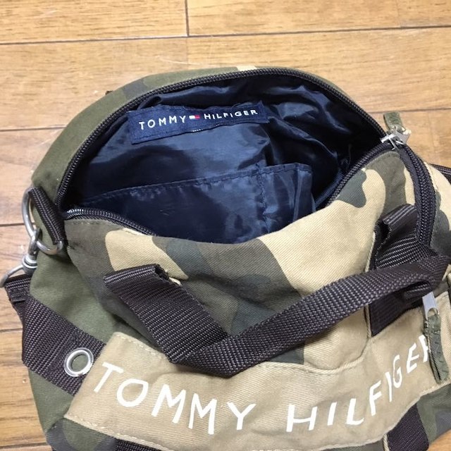 TOMMY HILFIGER(トミーヒルフィガー)のセール！TOMMY  HILFIGERバッグ レディースのバッグ(ハンドバッグ)の商品写真