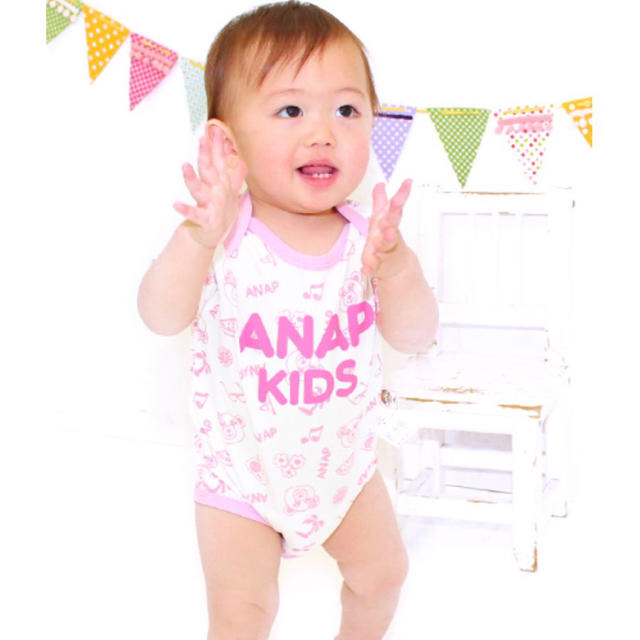 ANAP Kids(アナップキッズ)のANAPベビー☆ロンパース２着と帽子set キッズ/ベビー/マタニティのベビー服(~85cm)(ロンパース)の商品写真