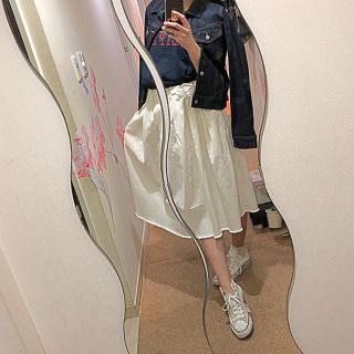 ザラ(ZARA)のZARA切りっぱなしナチュラルフレア 新品(ひざ丈スカート)