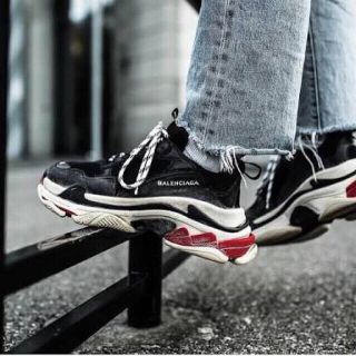 バレンシアガ(Balenciaga)の【G-DRAGON着・美品】43BALENCIAGA Triple s Noir(スニーカー)