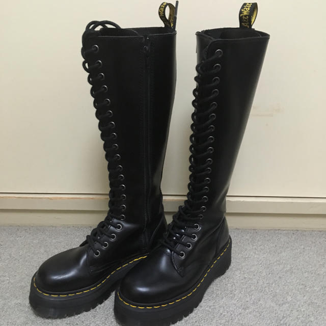 Dr.Martens(ドクターマーチン)のdr.martens 20ホール 厚底 uk3 レディースの靴/シューズ(ブーツ)の商品写真