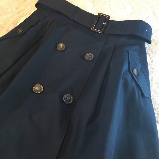 JEANASIS(ジーナシス)の【新品】　JEANASIS　トレンチスカート　ネイビー レディースのスカート(ひざ丈スカート)の商品写真