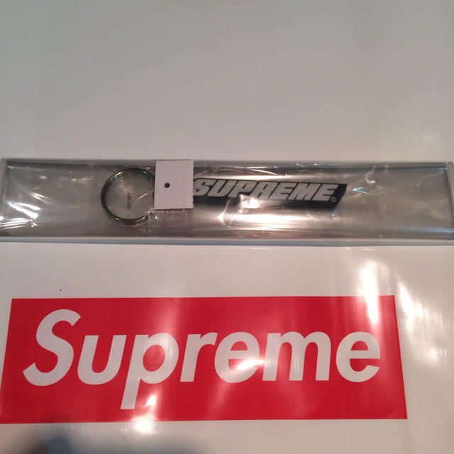 Supreme(シュプリーム)のsupreme 18ss オンライン購入 正規品 新品 キーホルダー 送料無料 メンズのファッション小物(キーホルダー)の商品写真