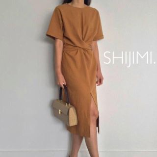 ザラ(ZARA)の【Import∮ワンピース】膝下 ナチュラル お洒落 バックリボン 膝丈(ひざ丈ワンピース)