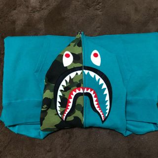 アベイシングエイプ(A BATHING APE)のA Bathing Ape shark(パーカー)