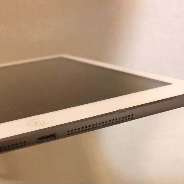 iPad(アイパッド)のiPad Air WiFi+cellular 本体のみ スマホ/家電/カメラのPC/タブレット(タブレット)の商品写真