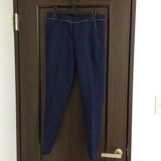 ジーユー(GU)のguパンツ(クロップドパンツ)