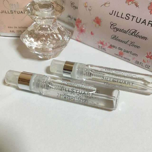 JILLSTUART(ジルスチュアート)の【新品】ジルスチュアート♡香水 3点セット コスメ/美容の香水(香水(女性用))の商品写真