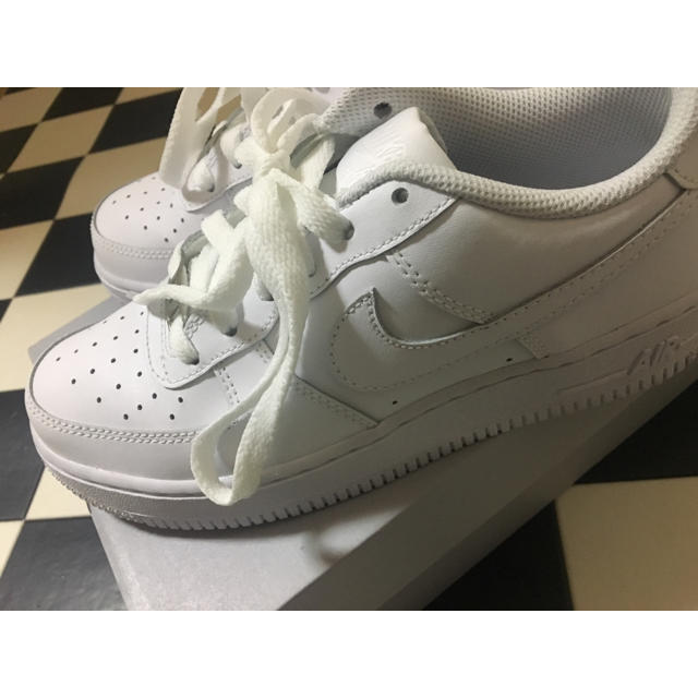 NIKE(ナイキ)のnike air force 1 レディースの靴/シューズ(スニーカー)の商品写真