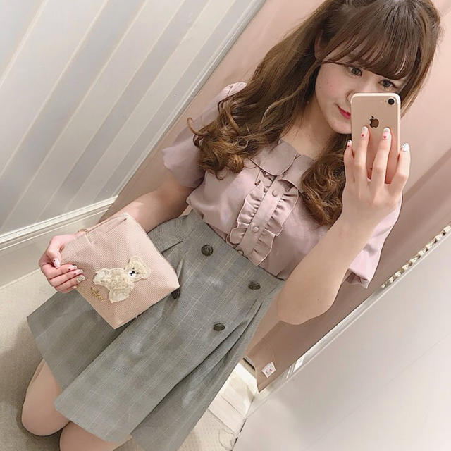 evelyn(エブリン)のevelyn  ノベルティ ポーチ レッド🎀 レディースのファッション小物(ポーチ)の商品写真