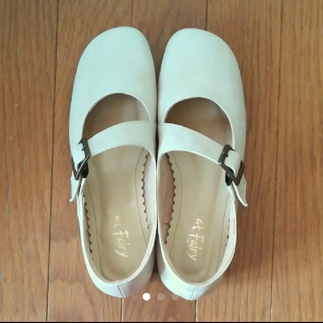 at fairy 本皮　パンプス　白 レディースの靴/シューズ(ローファー/革靴)の商品写真