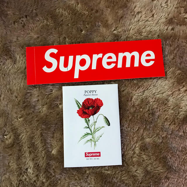 Supreme(シュプリーム)のsupreme ステッカー＋POPPY エンタメ/ホビーのコレクション(ノベルティグッズ)の商品写真