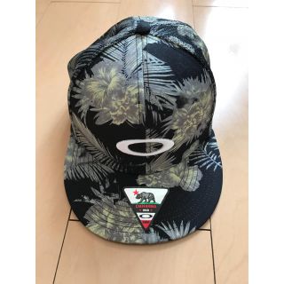 オークリー(Oakley)のオークリー★OAKLEY★平ツバメッシュキャップ★花柄★NEWERAタイプ★新品(キャップ)