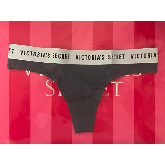 Victoria's Secret(ヴィクトリアズシークレット)の専用新品米国Victoria'ssecretショーツ3枚セット レディースの下着/アンダーウェア(ショーツ)の商品写真