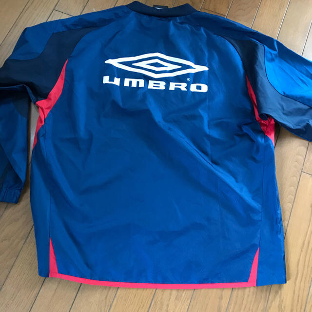 UMBRO(アンブロ)のピステスーツ アンブロ スポーツ/アウトドアのサッカー/フットサル(ウェア)の商品写真