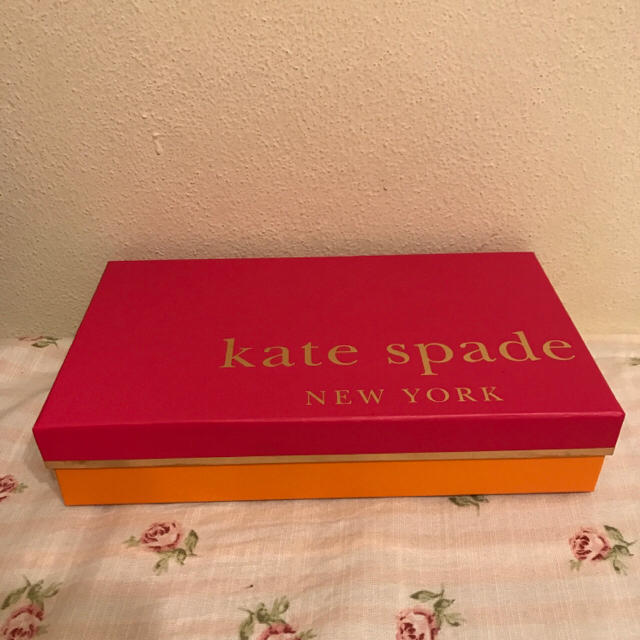 kate spade new york(ケイトスペードニューヨーク)のkate spade ショップ箱 レディースのバッグ(ショップ袋)の商品写真