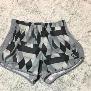 アディダス(adidas)の【nnn様専用】アディダス ショートパンツ(ショートパンツ)