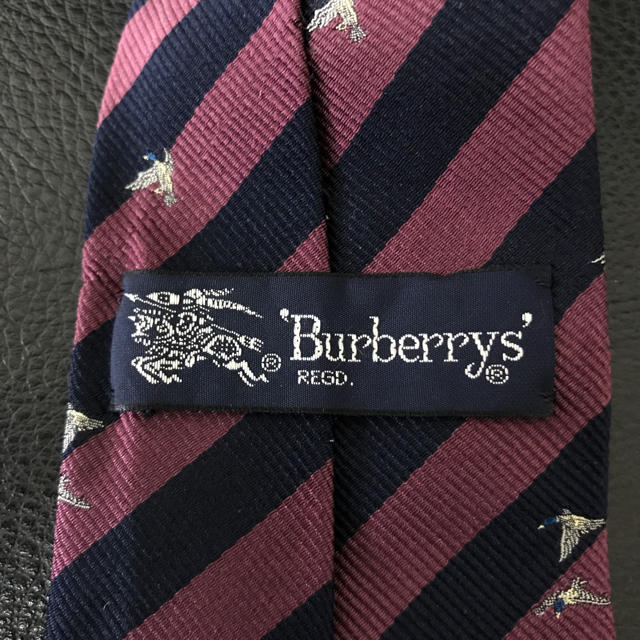BURBERRY(バーバリー)のバーバリー ネクタイ ストライプ カモ柄 鴨柄 赤茶系 小豆色 濃紺 メンズのファッション小物(ネクタイ)の商品写真