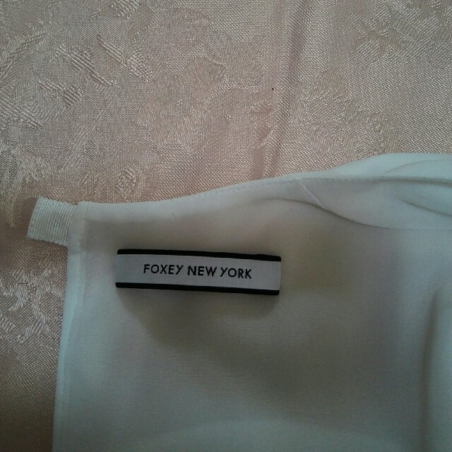 FOXEY 38の通販 by あい's shop|フォクシーならラクマ - フォクシー 白ブラウス 定番国産