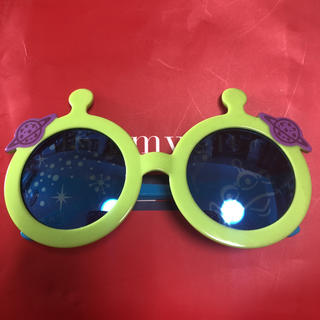 ディズニー(Disney)のグリーンメンのサングラス(サングラス/メガネ)