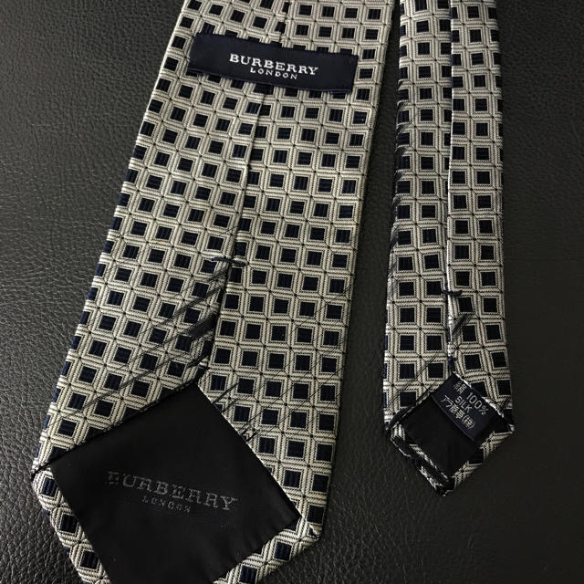 BURBERRY(バーバリー)のバーバリー ネクタイ シルク100% ライセンス品 アラ商事 ブロックチェック  メンズのファッション小物(ネクタイ)の商品写真