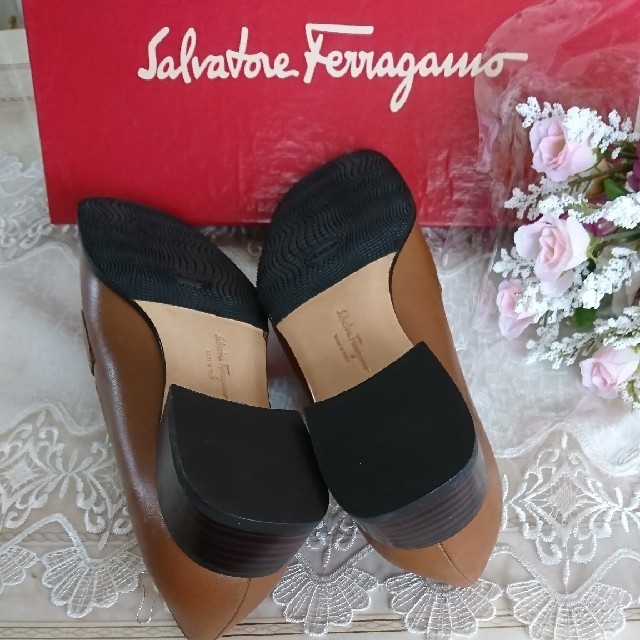 Salvatore Ferragamo(サルヴァトーレフェラガモ)の専用です。 レディースの靴/シューズ(ローファー/革靴)の商品写真