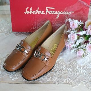 サルヴァトーレフェラガモ(Salvatore Ferragamo)の専用です。(ローファー/革靴)