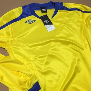 アンブロ(UMBRO)の【激安】アンブロ  サッカー他練習用ウエア  メンズＭ 長袖  イエロー  新品(ウェア)