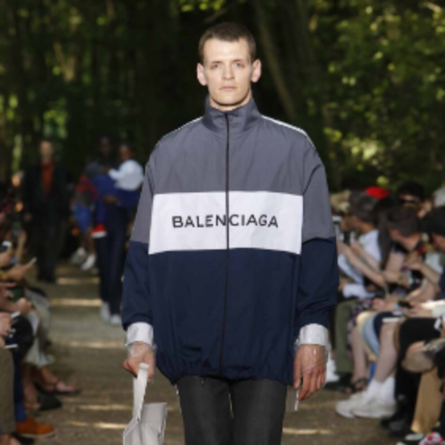 Balenciaga(バレンシアガ)の最安値‼︎balenciaga トラックジャケット 38 メンズのジャケット/アウター(その他)の商品写真