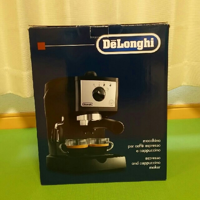 DeLonghi(デロンギ)のデロンギ エスプレッソ.カプチーノ、コーヒーメーカー スマホ/家電/カメラの調理家電(エスプレッソマシン)の商品写真