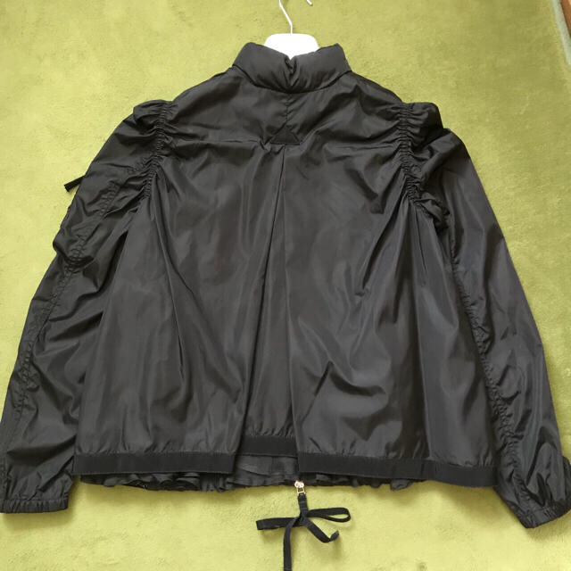 MONCLER(モンクレール)の☆未使用☆モンクレールsacai SARA size 1 レディースのジャケット/アウター(ブルゾン)の商品写真