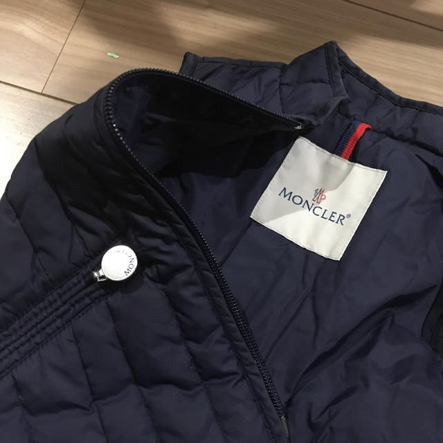 MONCLER(モンクレール)のモンクレール  ライトダウン  ２a キッズ/ベビー/マタニティのキッズ服女の子用(90cm~)(ジャケット/上着)の商品写真