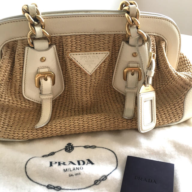 プラダストローチェーンバッグ 白 正規品 PRADA