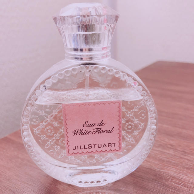 JILLSTUART(ジルスチュアート)のジルスチュアート 香水 ホワイトフローラル コスメ/美容の香水(香水(女性用))の商品写真