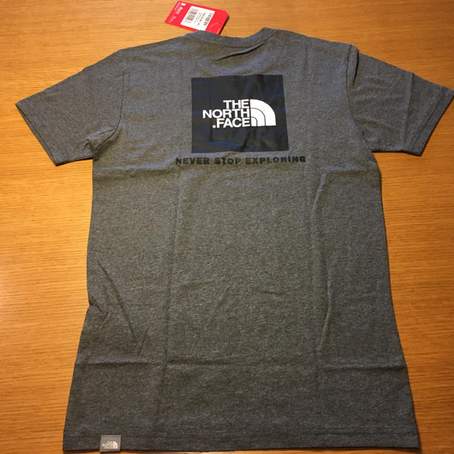 THE NORTH FACE(ザノースフェイス)の新品 ノースフェイス ボックスロゴ Tシャツ グレー メンズのトップス(Tシャツ/カットソー(半袖/袖なし))の商品写真