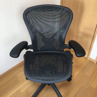 ハーマンミラー(Herman Miller)の【中古】アーロンチェア ポスチャーフィットフル装備 グラファイト Bサイズ(デスクチェア)