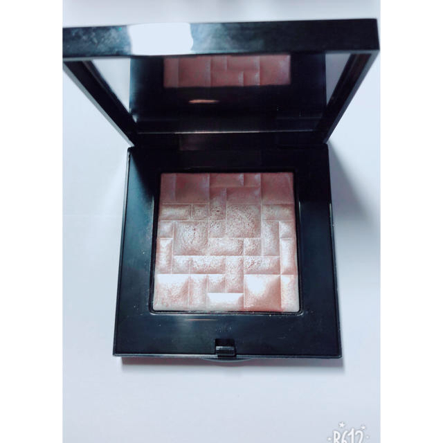 BOBBI BROWN(ボビイブラウン)のお取り置き！ボビイブラウンハイライティングパウダー コスメ/美容のベースメイク/化粧品(フェイスパウダー)の商品写真