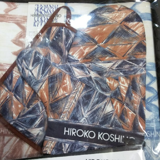 HIROKO KOSHINO(ヒロココシノ)のコシノヒロコ キッチンマット、ミトンセット 新品 インテリア/住まい/日用品のキッチン/食器(その他)の商品写真