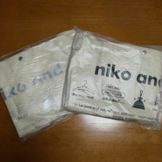 ニコアンド(niko and...)の2セット　いろはす　niko and...　非売品(ショルダーバッグ)