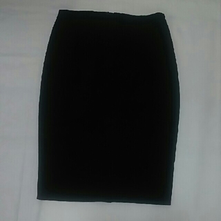 ザラ(ZARA)のZARA・ベーシックタイトスカート ブラック サイズ34(ひざ丈スカート)