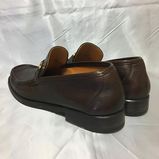 Salvatore Ferragamo(サルヴァトーレフェラガモ)の美品フェラガモガンチーニレザーローファー7 1/2EEダークブラウン レディースの靴/シューズ(ローファー/革靴)の商品写真