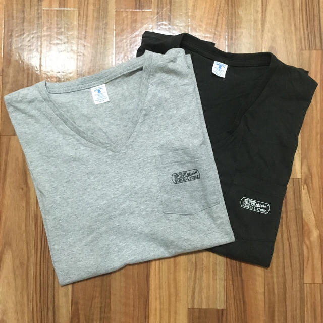 STUSSY(ステューシー)のstussy Vネックシャツ 2枚セット メンズのトップス(Tシャツ/カットソー(半袖/袖なし))の商品写真