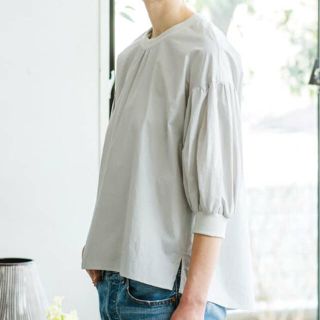 ネストローブ(nest Robe)の【新品】北欧、暮らしの道具店 2wayトップス 完売ペールグレー 香菜子さん(シャツ/ブラウス(長袖/七分))