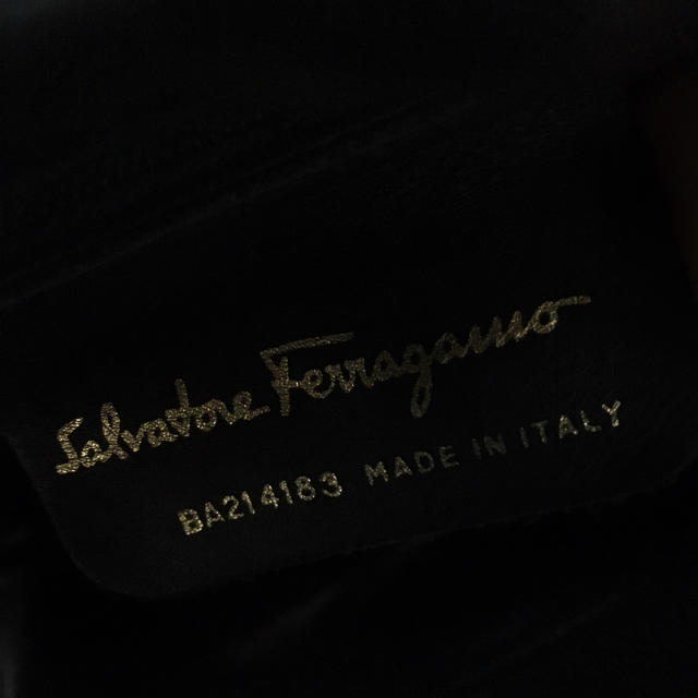 Salvatore Ferragamo(サルヴァトーレフェラガモ)の美品♡レア♡フェラガモ♡ヴァラ♡リザード♡ショルダーバッグ レディースのバッグ(ショルダーバッグ)の商品写真