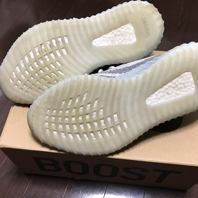 adidas(アディダス)の【中古美品】28cm 国内 adidas YEEZY BOOST 350 V2 メンズの靴/シューズ(スニーカー)の商品写真