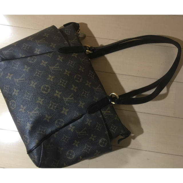 LOUIS VUITTON(ルイヴィトン)の最安値 本物 ルイヴィトン トータリー  カスタム レディースのバッグ(トートバッグ)の商品写真